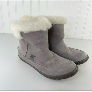 Sorel Out N About Bootie Slipper Gray Suede Size 8.5